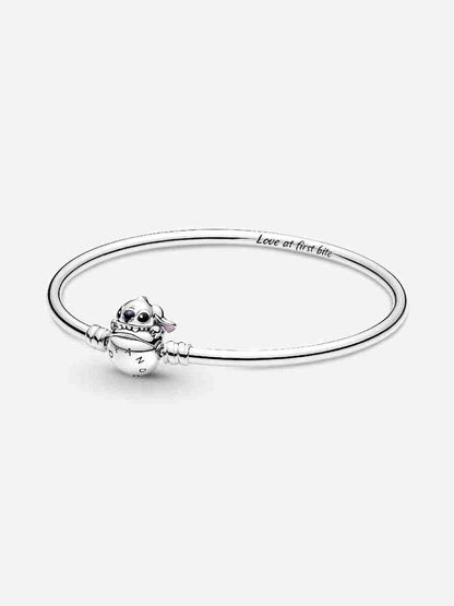 New Biting Clasp Bangle